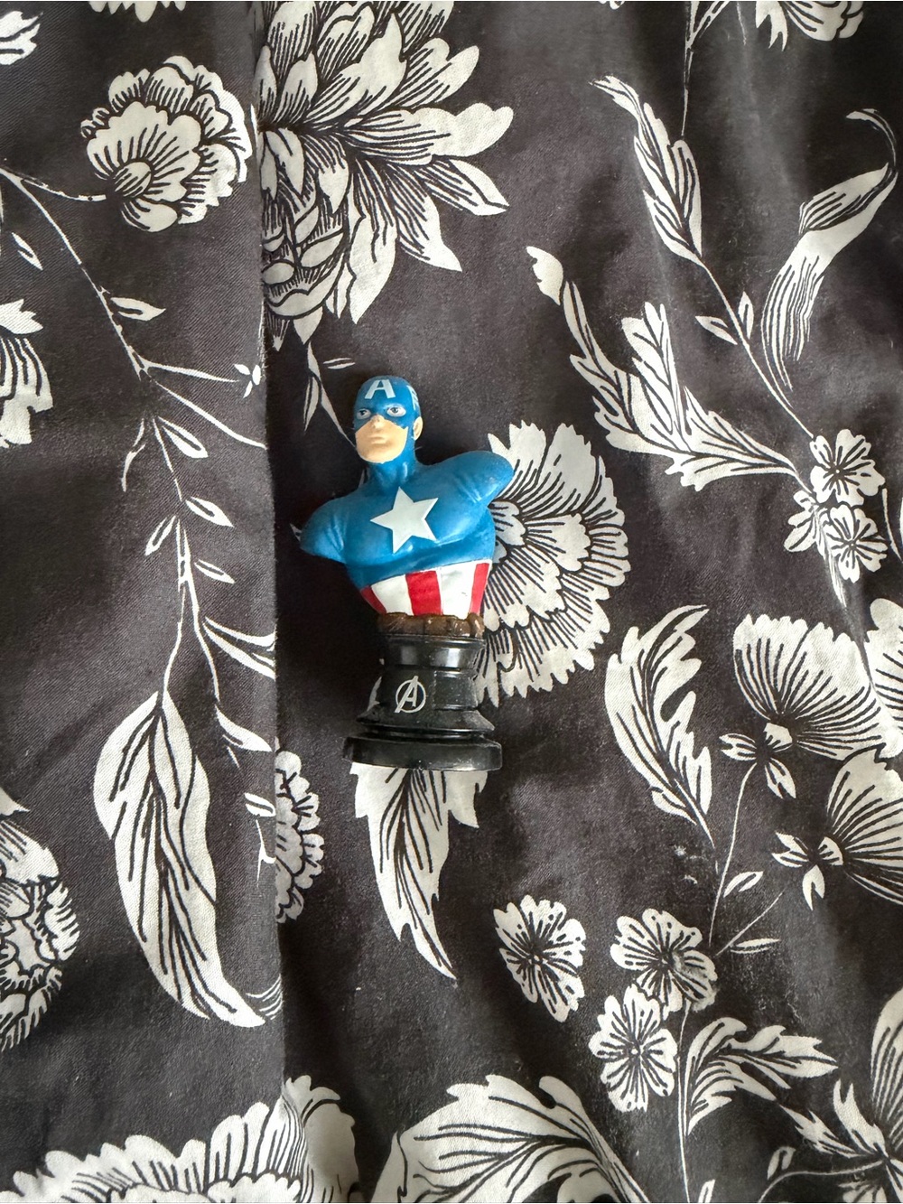 Captain America Marvel Bust Mini Figure
